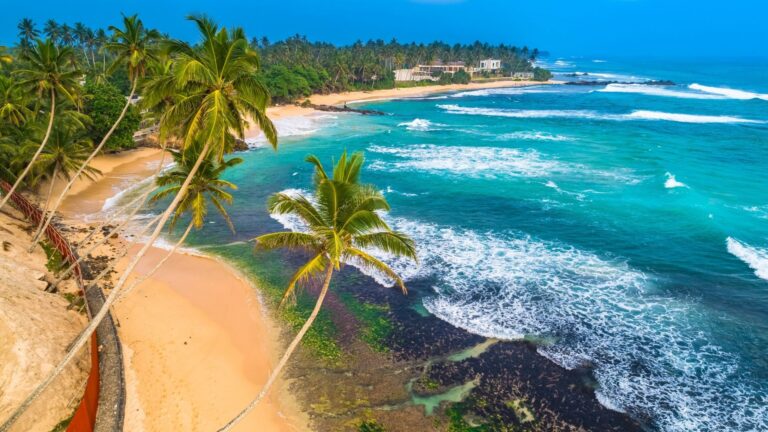Unawatuna-Beach-Sri-Lanka-