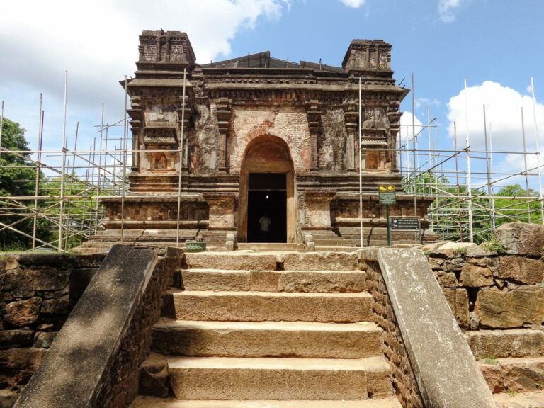 Thuparama-Polonnaruwa-5-1365x1024