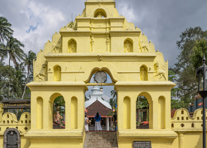 Muthiyangana-Temple-4