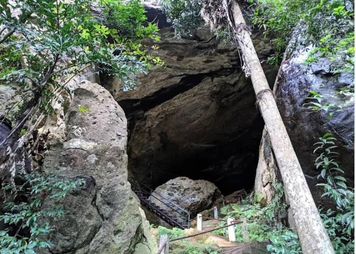 Ravana Cave 2