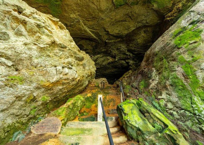 Ravana Cave 6