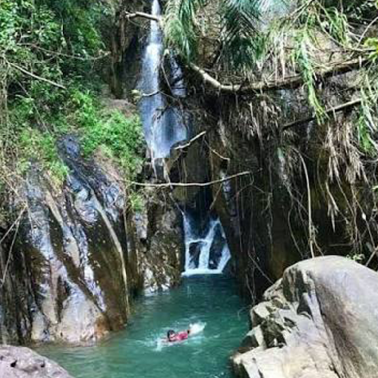Katugas Ella Waterfall