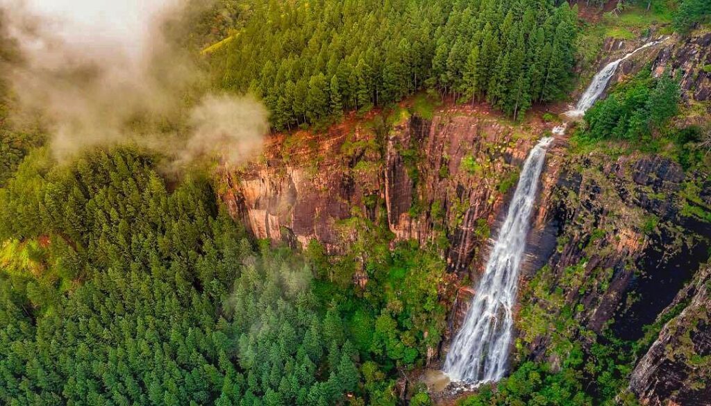 Bambarakanda Waterfall