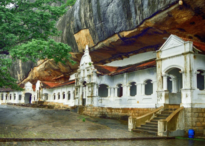 Dambulla-Cave-Temple-1