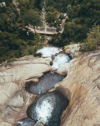 Diyaluma Waterfall2