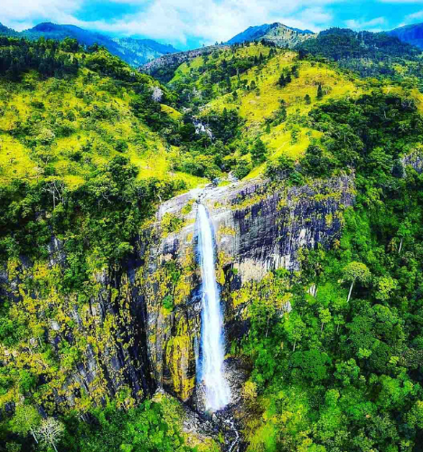 Diyaluma Waterfall3