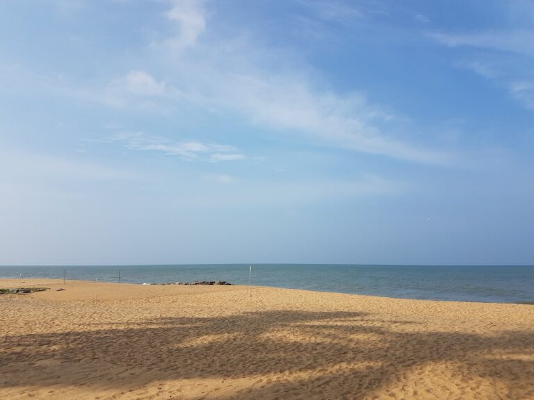 Iranawila Beach2
