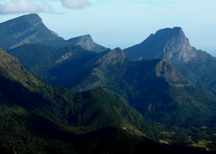 Knuckles Mountain Range
