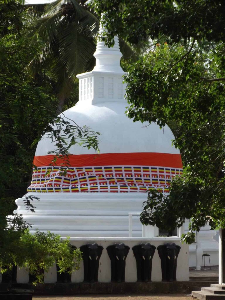 Madukanda-Vihara-VIIIjpg_gallery_5876-768x1024