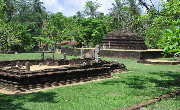 Panduwasnuwara Ancient Kingdom