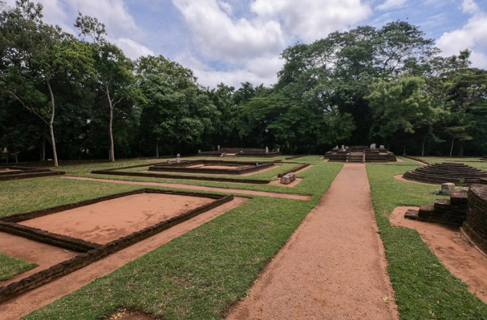 Panduwasnuwara Ancient Kingdom2