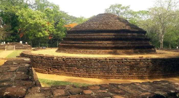 Panduwasnuwara Ancient Kingdom3