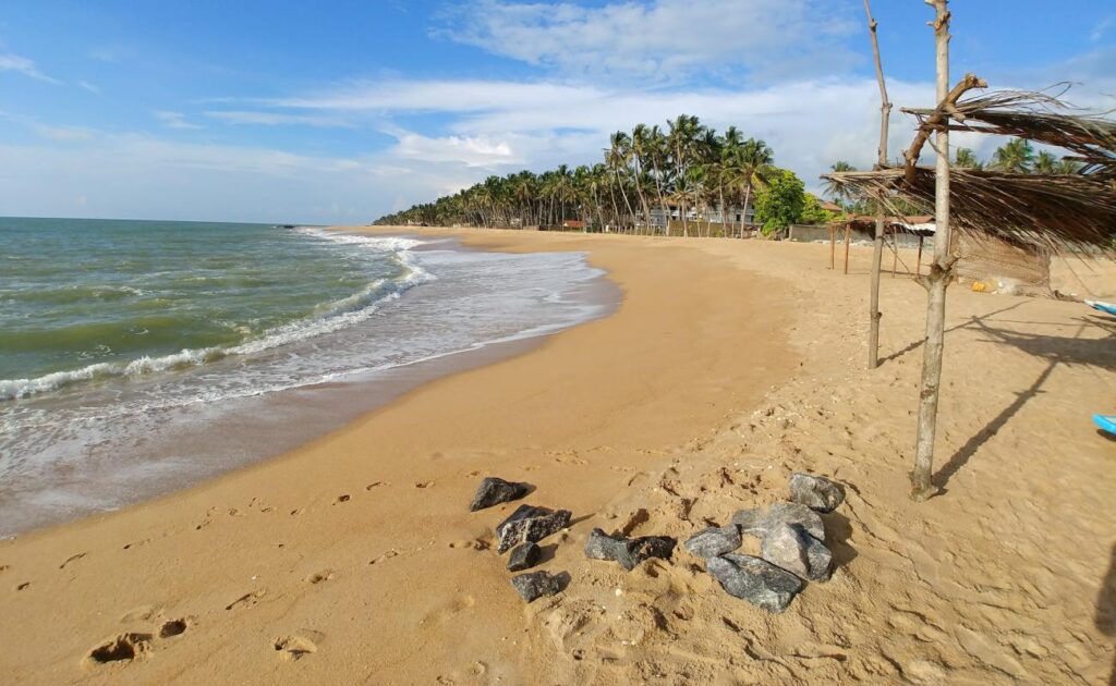 Thalawila Beach