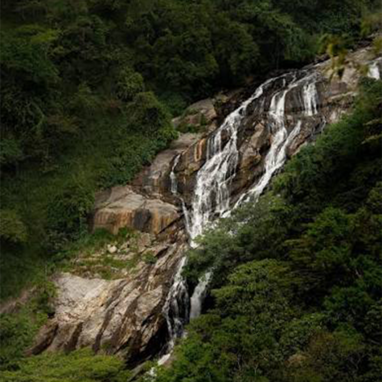 Asupini Ella Waterfall