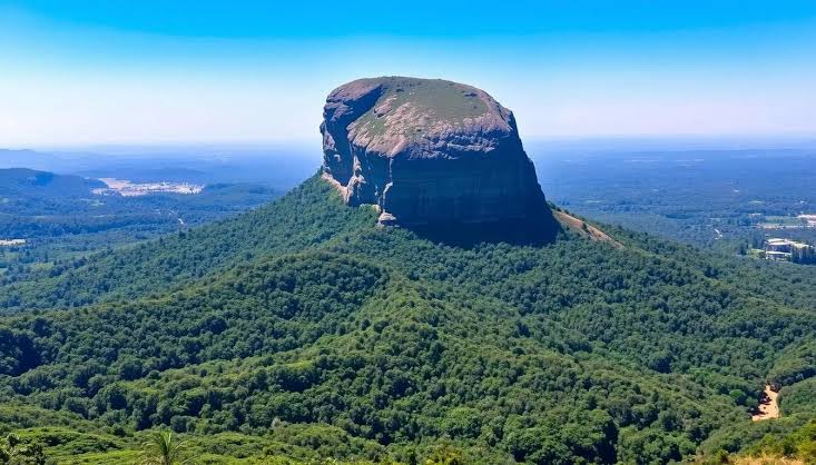 Bathalegala (Bible Rock)