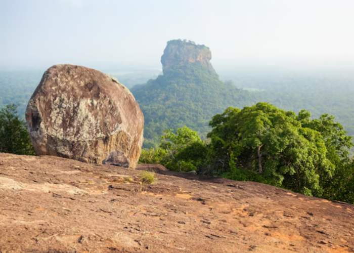 pidurangala-rock2
